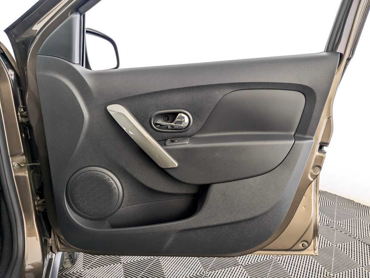 Б/У Рено Сандеро 2021 года. Фото: #19