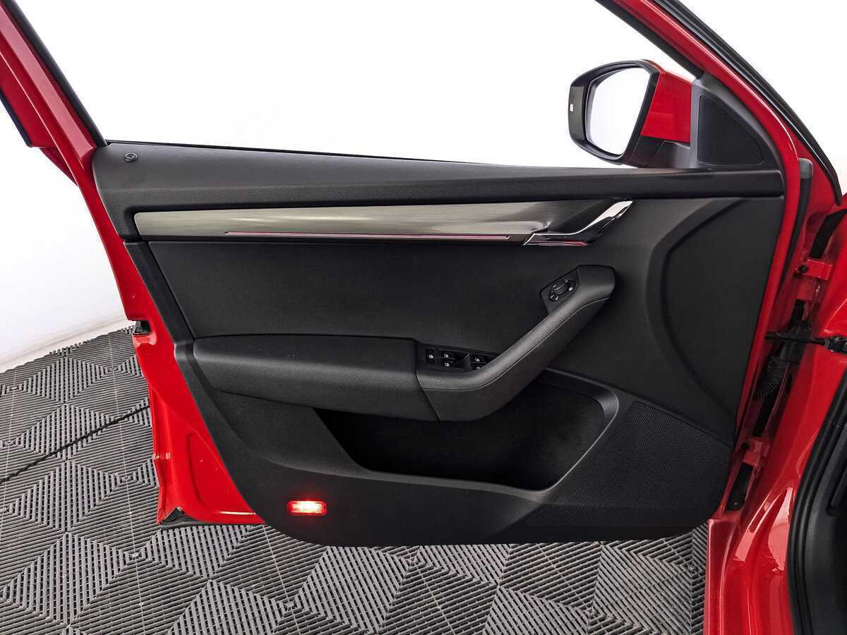 Б/У Шкода Октавия 2018 года. Фото: #13