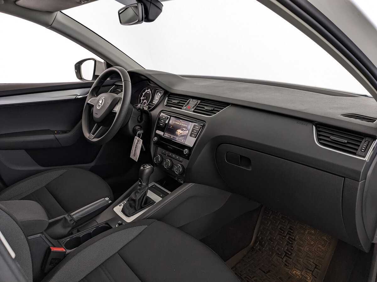 Б/У Шкода Октавия 2018 года. Фото: #8