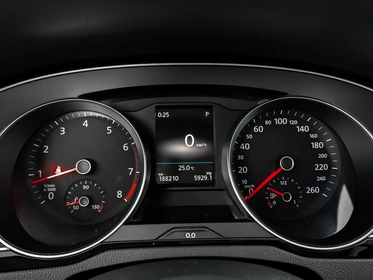 Б/У Фольксваген Пассат 2018 года. Фото: #10