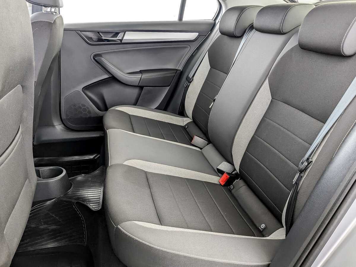 Б/У Шкода Рапид 2018 года. Фото: #9