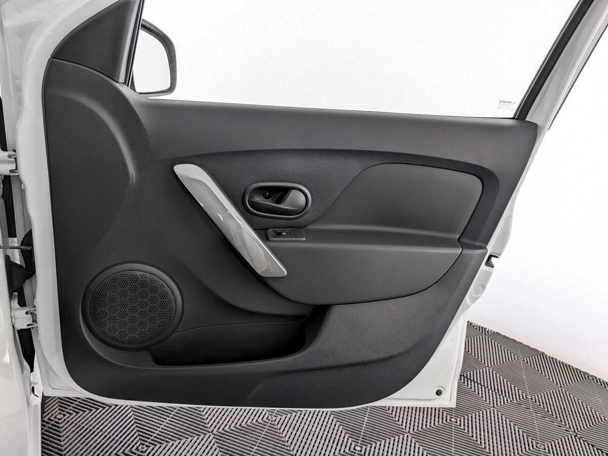 Б/У Рено Логан 2021 года. Фото: #19