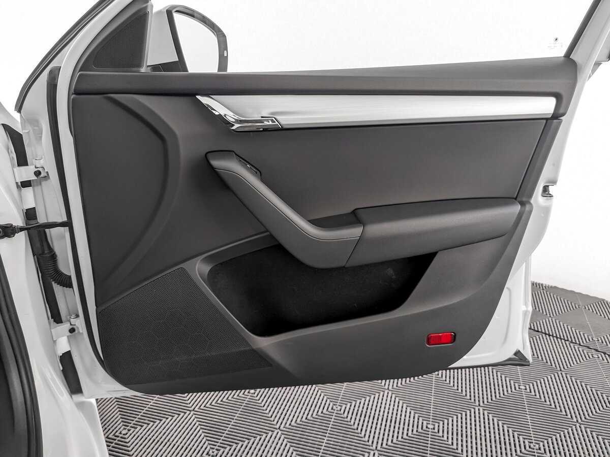 Б/У Шкода Октавия 2017 года. Фото: #19