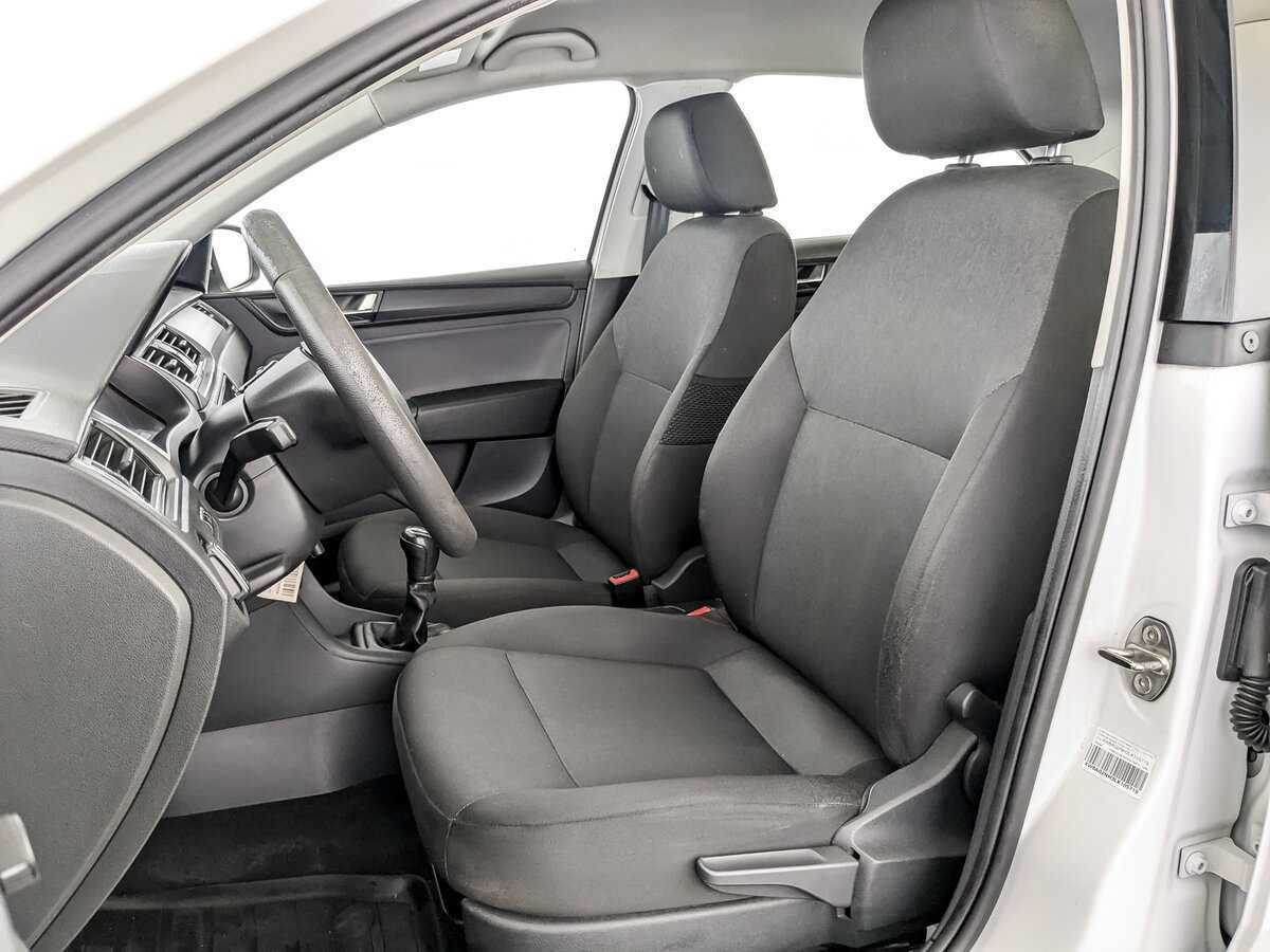 Б/У Шкода Рапид 2019 года. Фото: #14