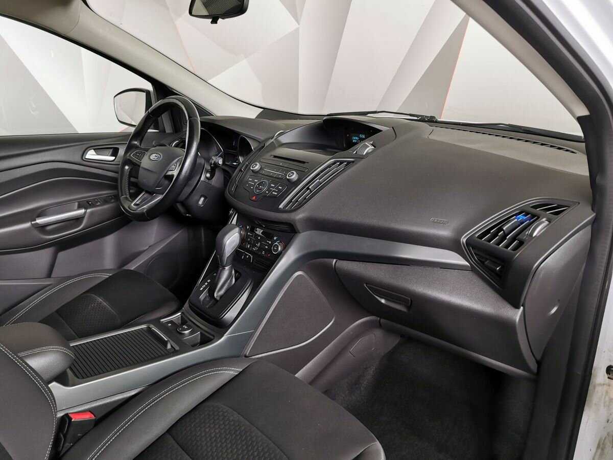 Б/У Форд Куга 2017 года. Фото: #8