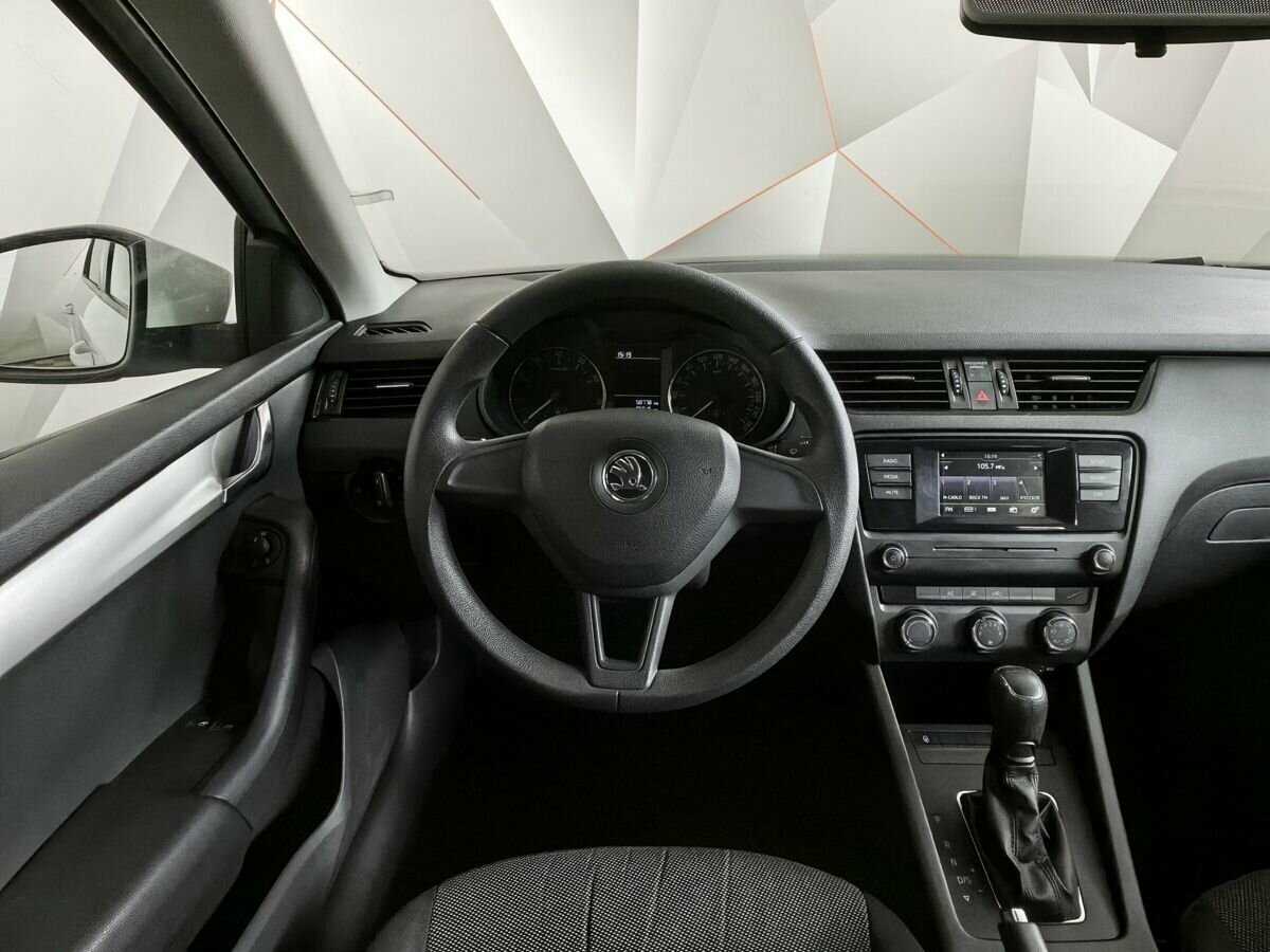 Б/У Шкода Октавия 2015 года. Фото: #14