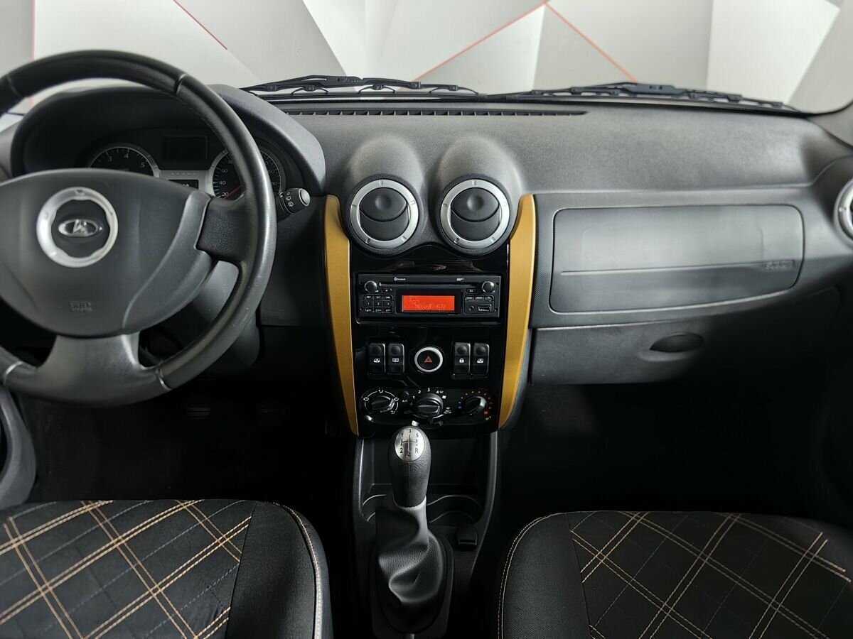 Б/У Лада (ВАЗ) Ларгус 2015 года. Фото: #10