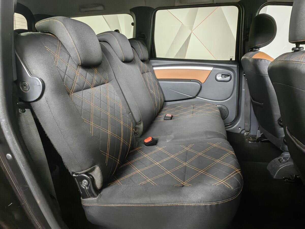 Б/У Лада (ВАЗ) Ларгус 2015 года. Фото: #11