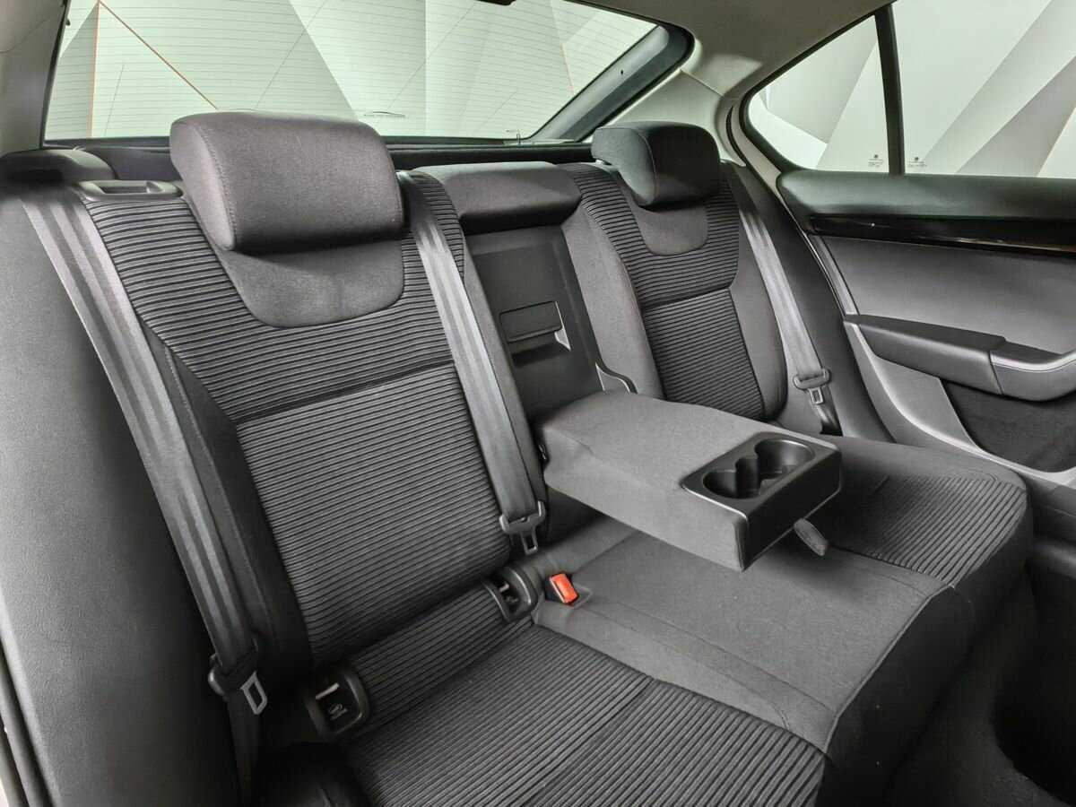 Б/У Шкода Октавия 2015 года. Фото: #12