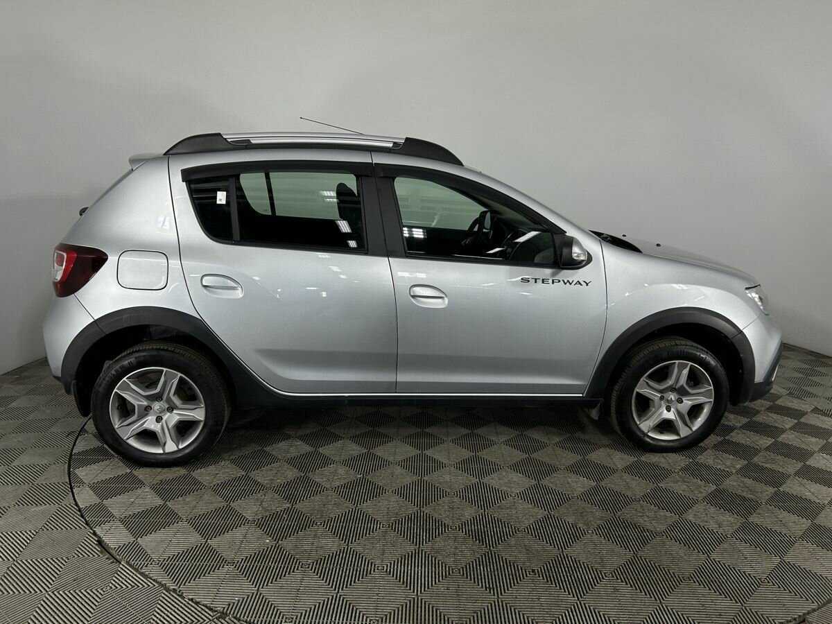 Б/У Рено Сандеро 2021 года. Фото: #3