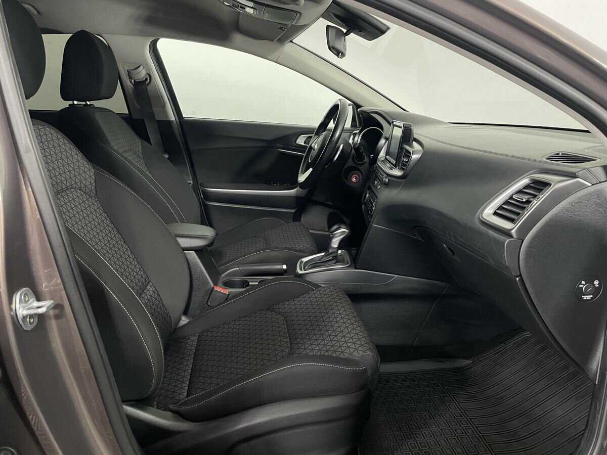 Б/У Киа Сид 2018 года. Фото: #13