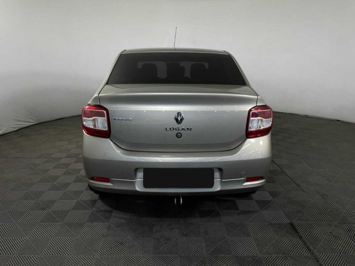 Б/У Рено Логан 2018 года. Фото: #2