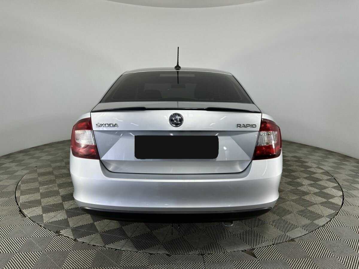 Б/У Шкода Рапид 2018 года. Фото: #2