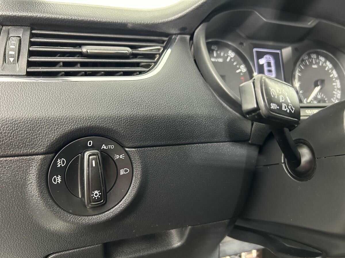 Б/У Шкода Октавия 2014 года. Фото: #8