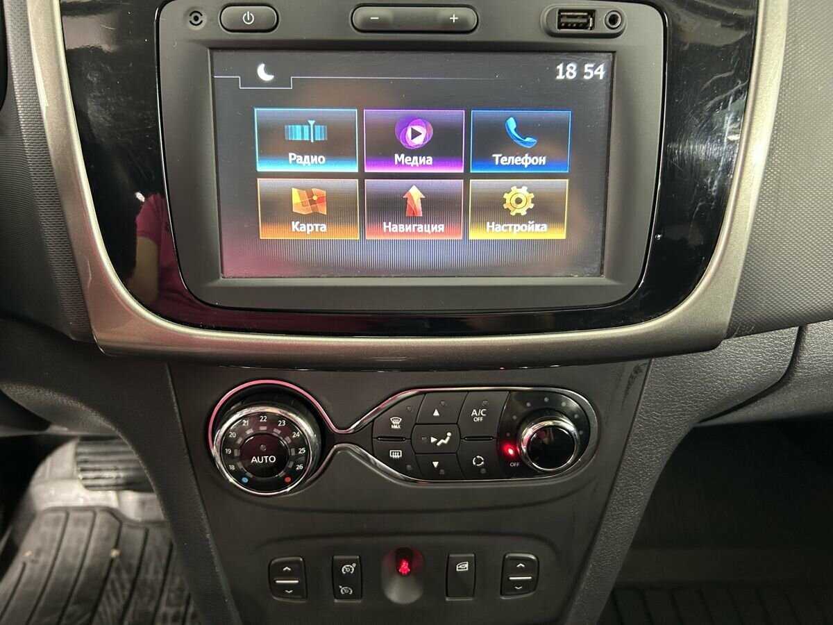 Б/У Рено Сандеро 2016 года. Фото: #9