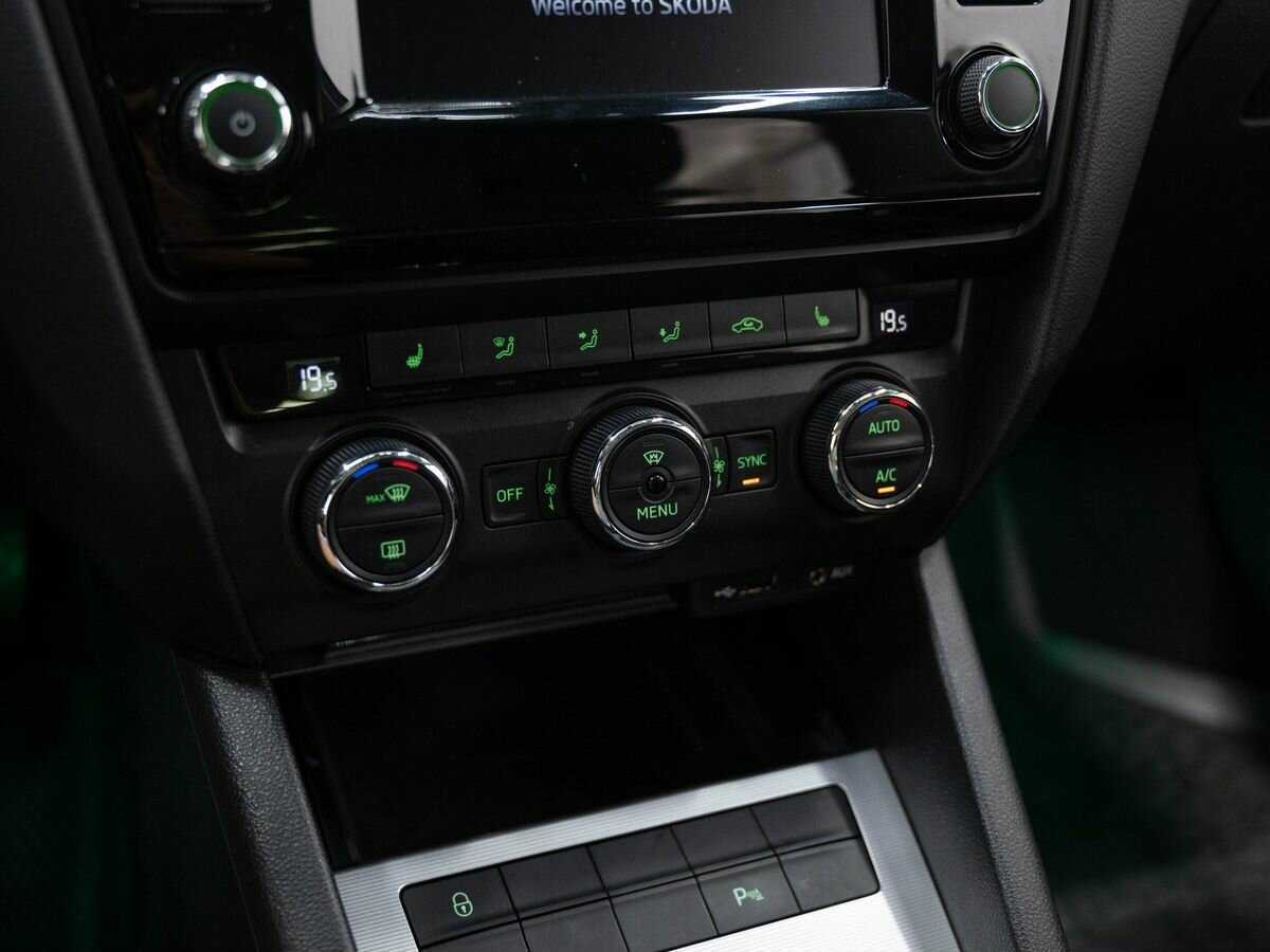 Б/У Шкода Октавия 2016 года. Фото: #17