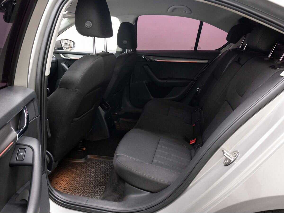 Б/У Шкода Октавия 2017 года. Фото: #8