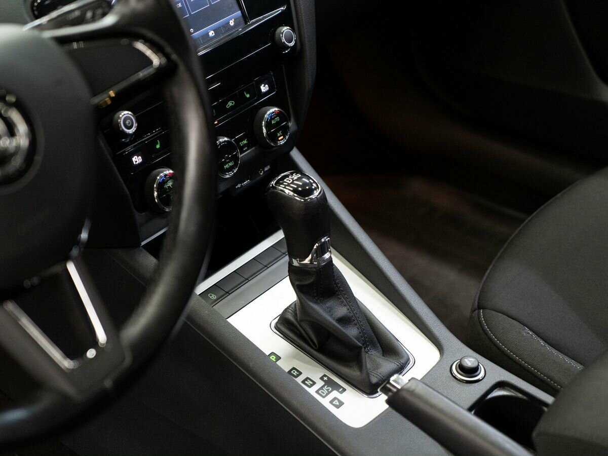 Б/У Шкода Октавия 2017 года. Фото: #10