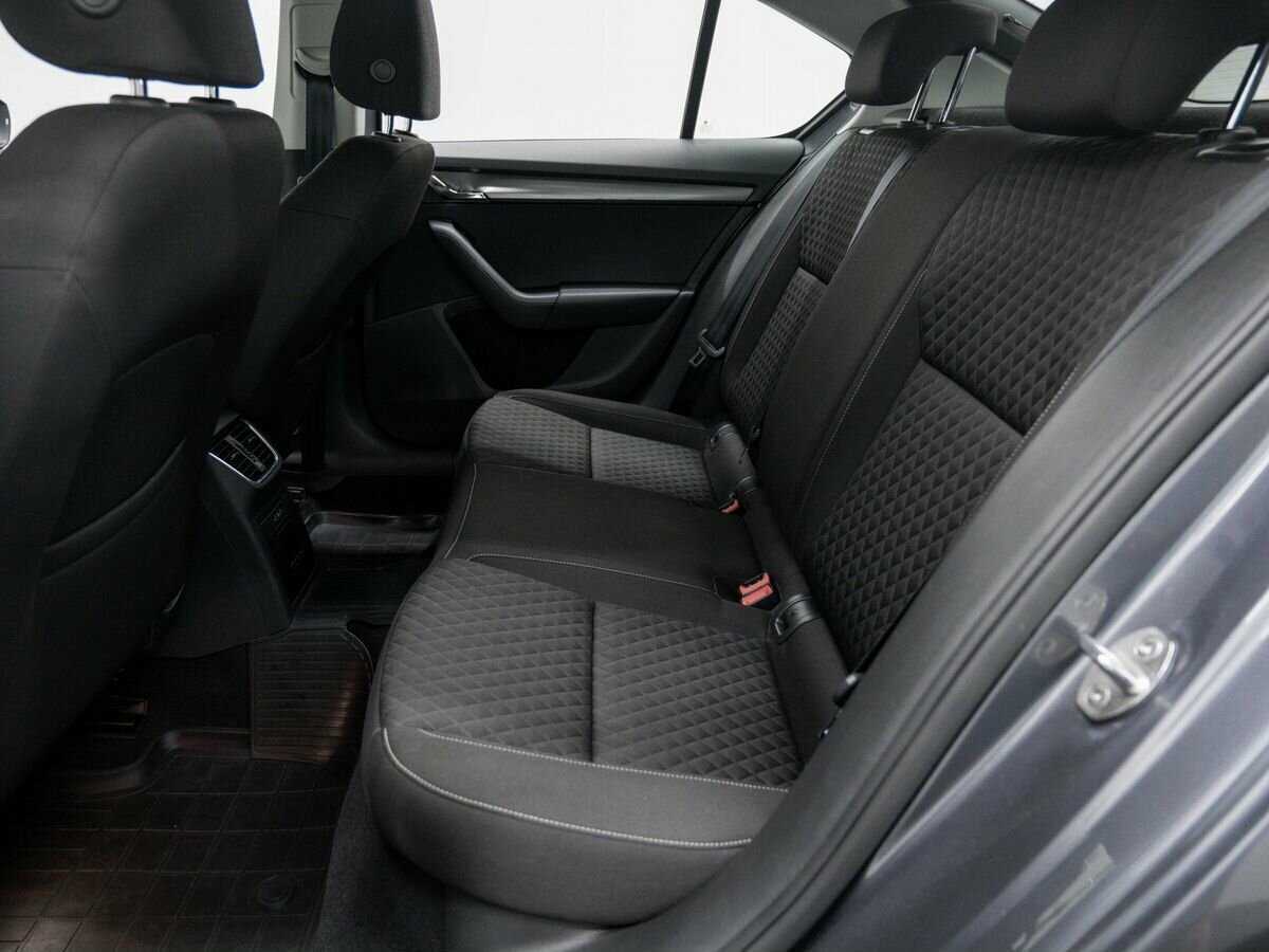 Б/У Шкода Октавия 2017 года. Фото: #11