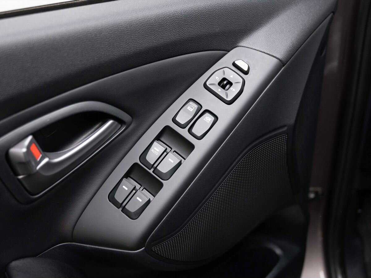 Б/У Хендай ай-икс35 2014 года. Фото: #17