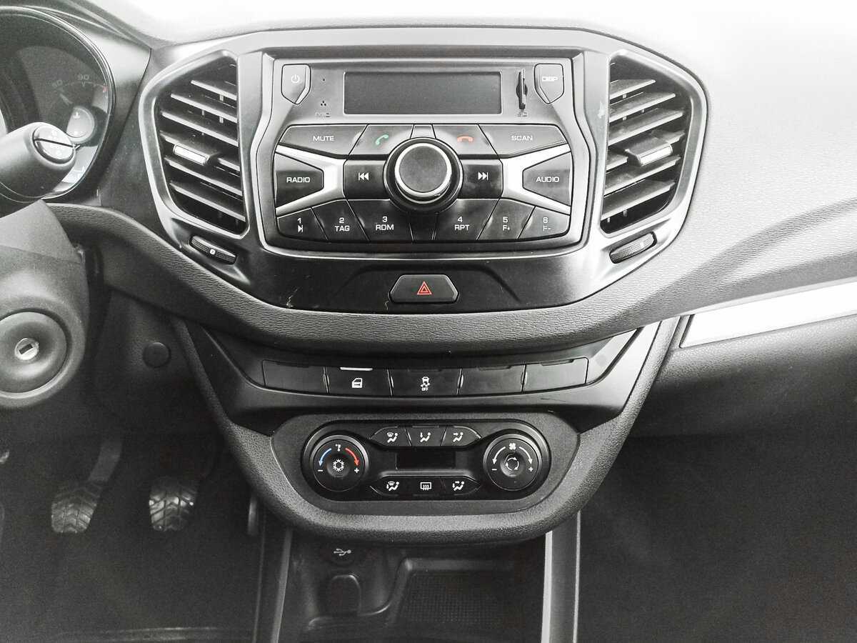 Б/У Лада (ВАЗ) Веста 2015 года. Фото: #14