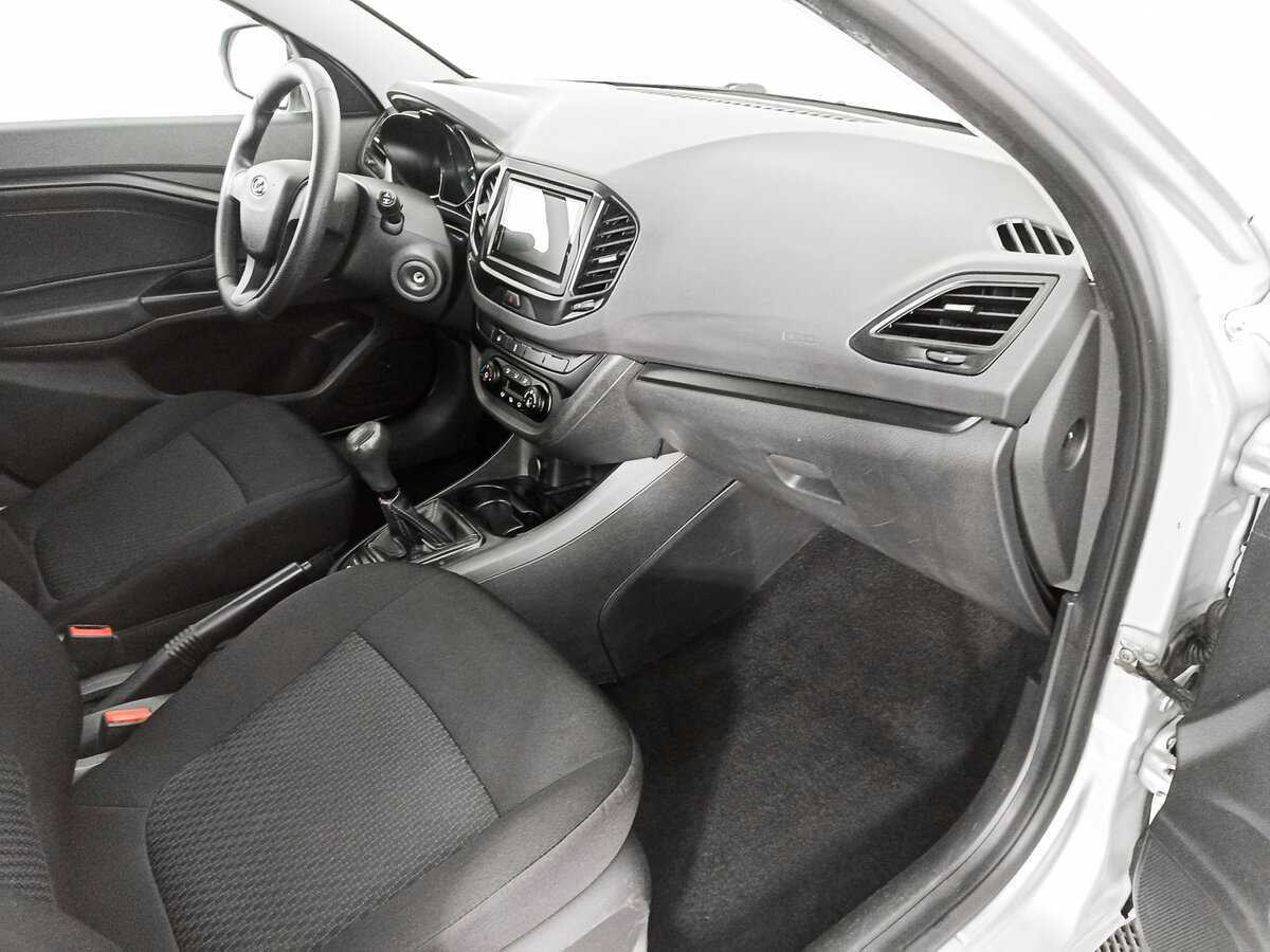 Б/У Лада (ВАЗ) Веста 2017 года. Фото: #8