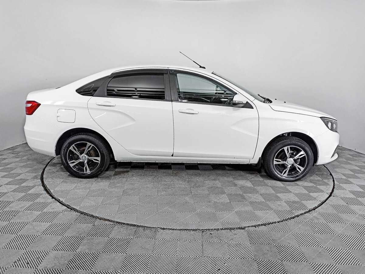 Б/У Лада (ВАЗ) Веста 2017 года. Фото: #3