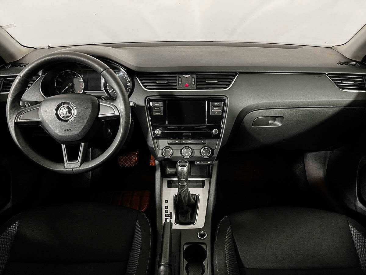 Б/У Шкода Октавия 2017 года. Фото: #11