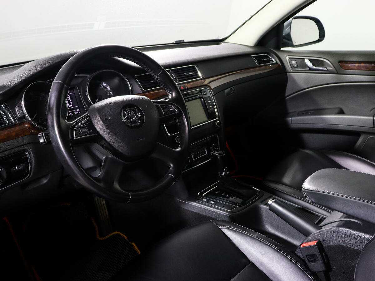 Б/У Шкода Суперб 2014 года. Фото: #13