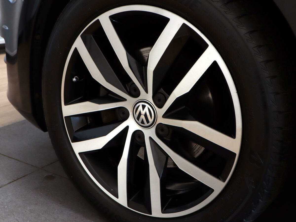 Б/У Фольксваген Гольф 2013 года. Фото: #22