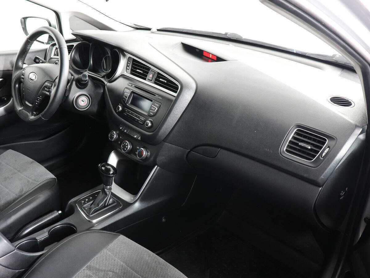 Б/У Киа Сид 2015 года. Фото: #9