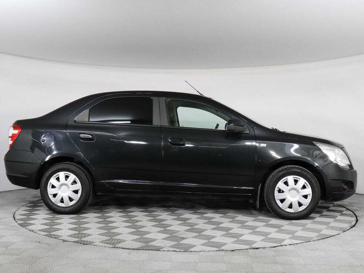 Б/У Шевроле Кобальт 2013 года. Фото: #3