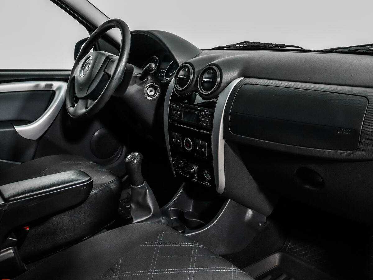 Б/У Лада (ВАЗ) Ларгус 2015 года. Фото: #10