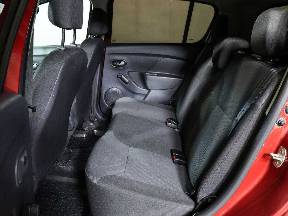 Б/У Рено Сандеро 2015 года. Фото: #8