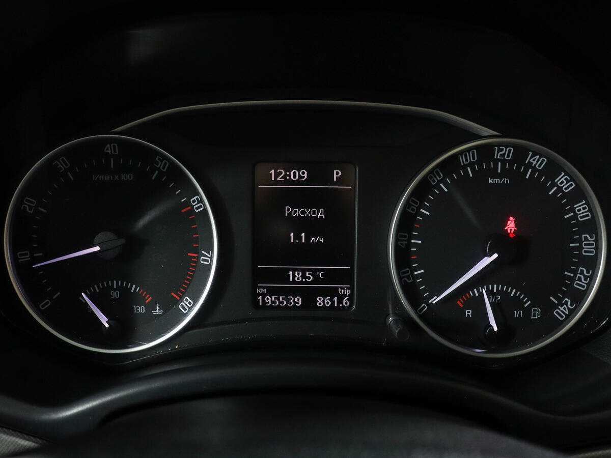 Б/У Шкода Октавия 2012 года. Фото: #10