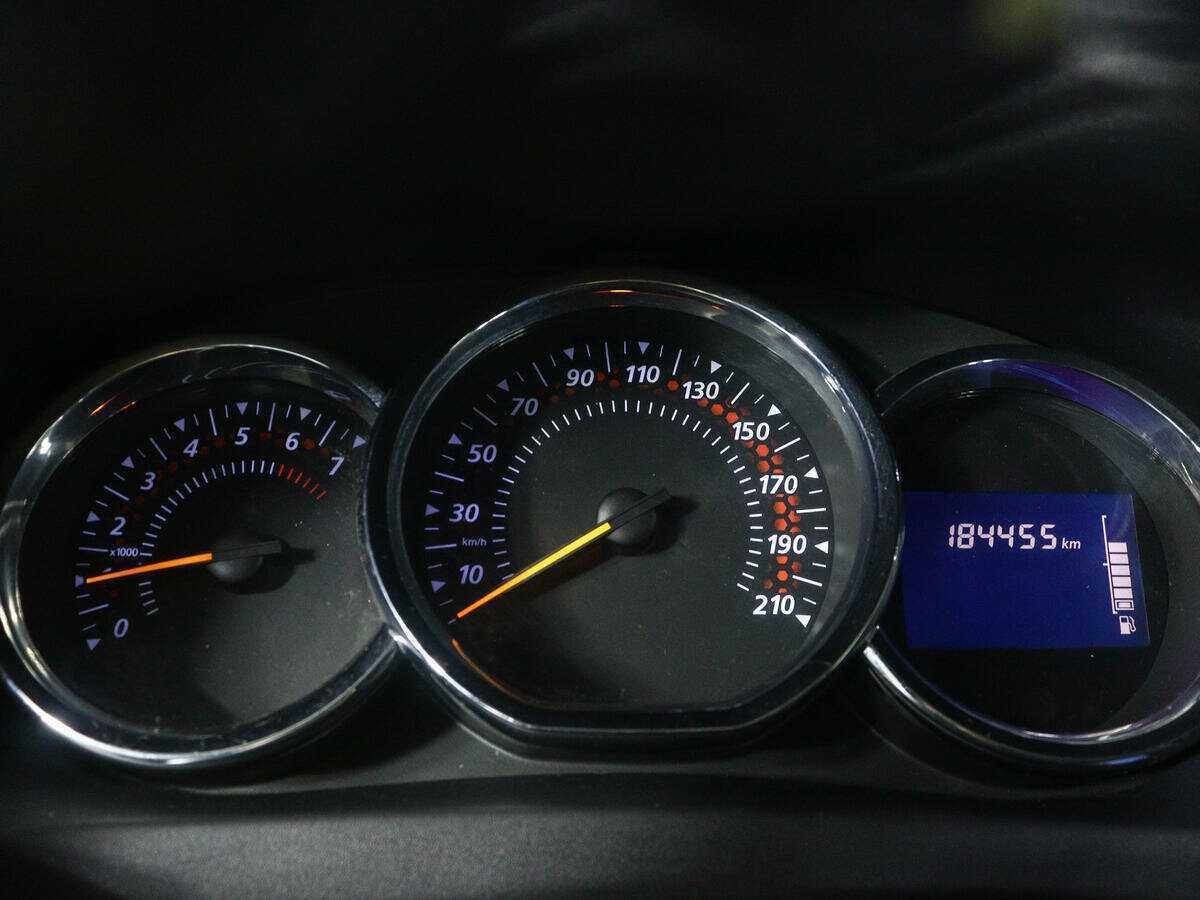 Б/У Рено Сандеро 2015 года. Фото: #8