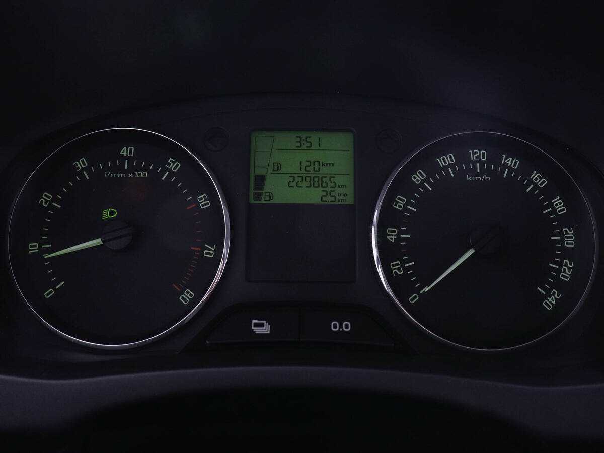 Б/У Шкода Фабия 2013 года. Фото: #6