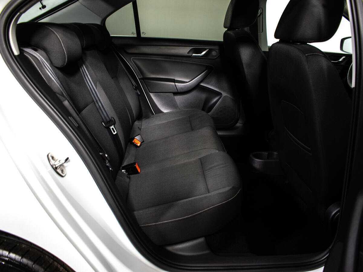 Б/У Шкода Рапид 2014 года. Фото: #8