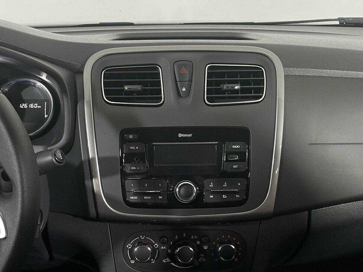 Б/У Рено Логан 2021 года. Фото: #9