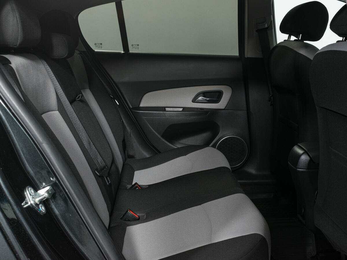 Б/У Шевроле Круз 2013 года. Фото: #8