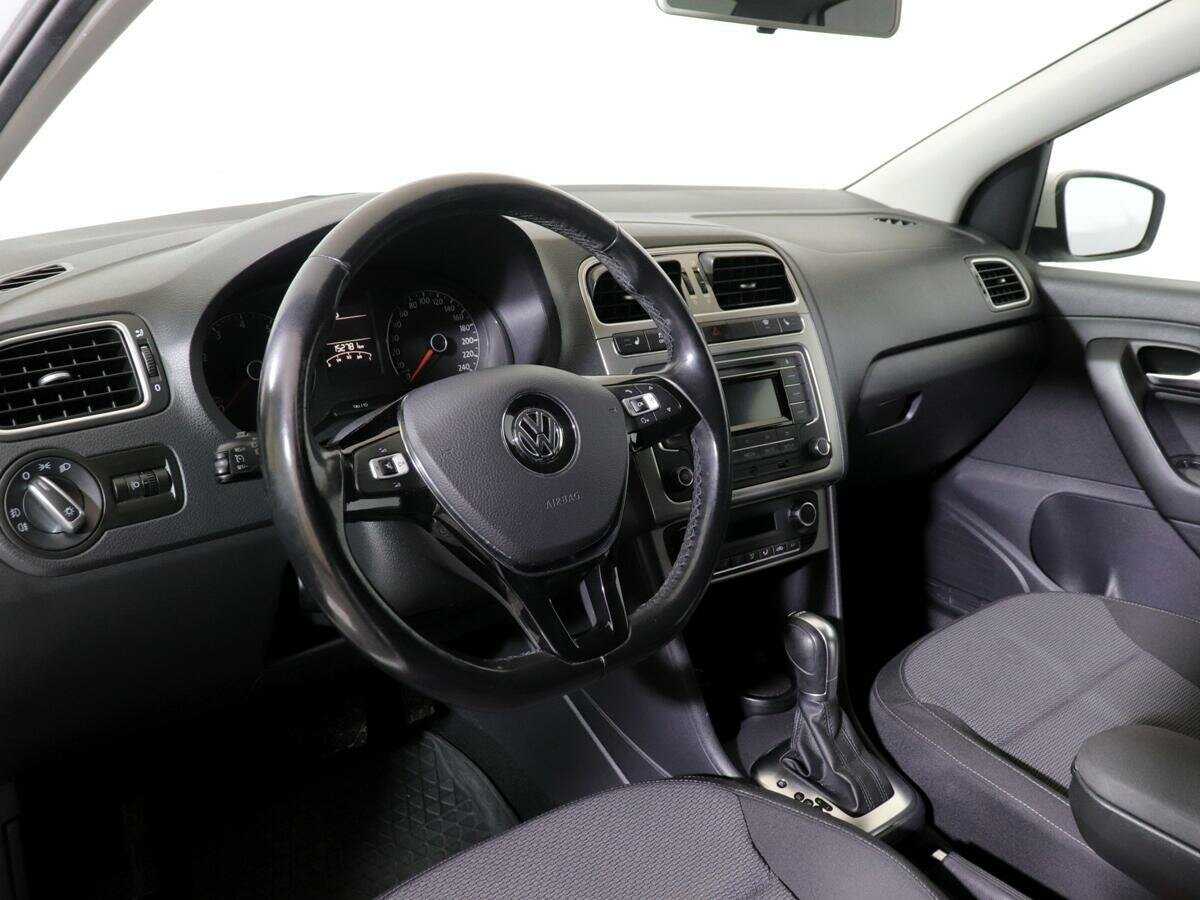 Б/У Фольксваген Поло 2017 года. Фото: #12