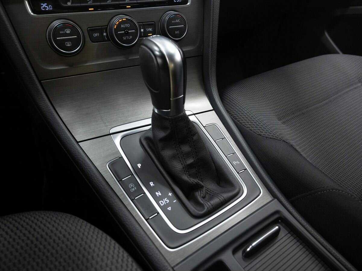 Б/У Фольксваген Гольф 2013 года. Фото: #21