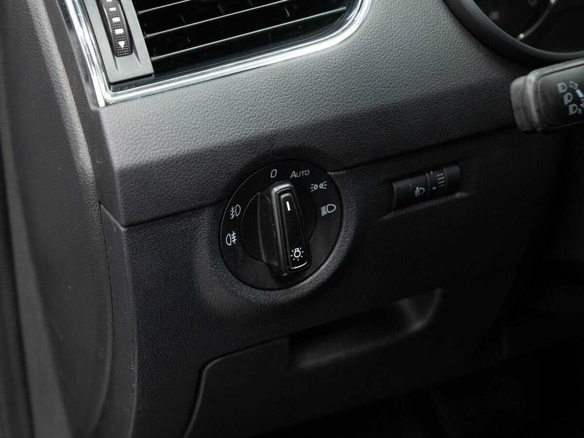 Б/У Шкода Октавия 2015 года. Фото: #12