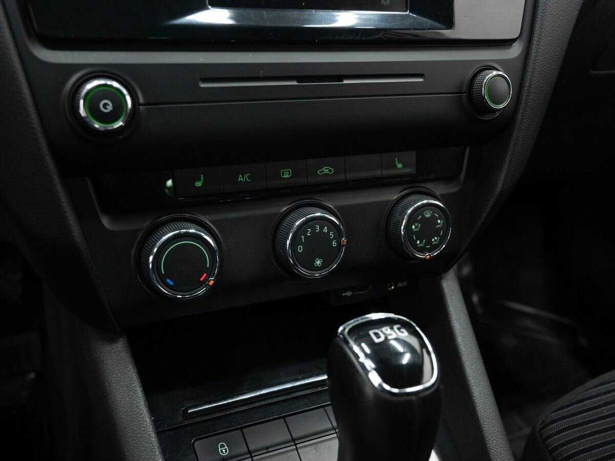 Б/У Шкода Октавия 2015 года. Фото: #14