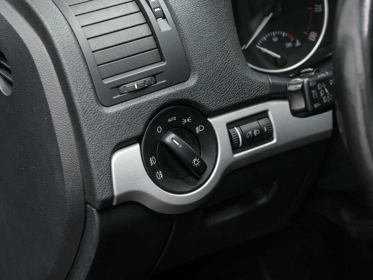 Б/У Шкода Октавия 2012 года. Фото: #14