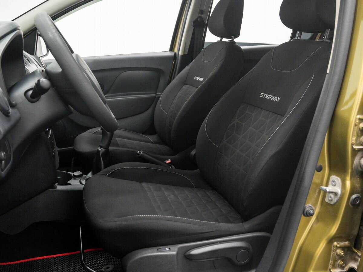 Б/У Рено Сандеро 2017 года. Фото: #13