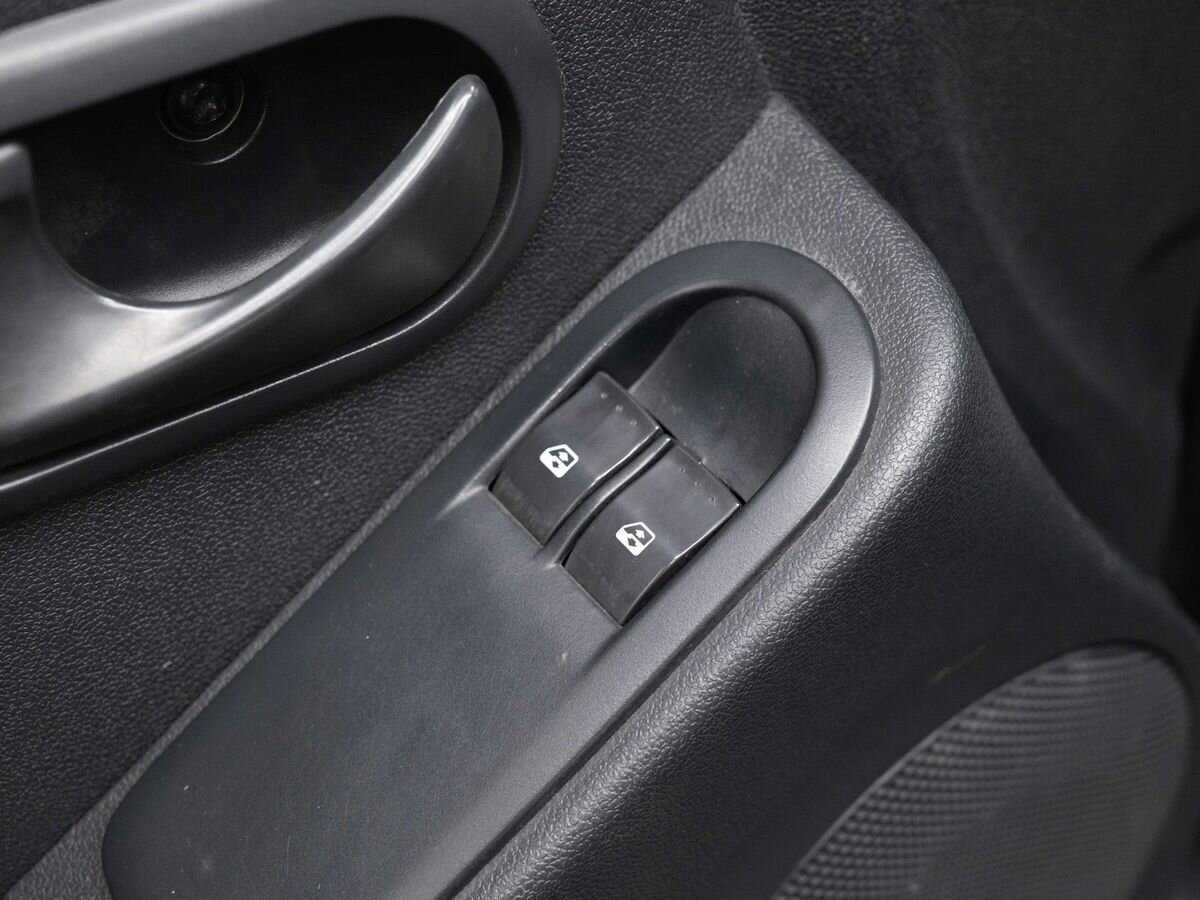 Б/У Рено Дастер 2013 года. Фото: #17