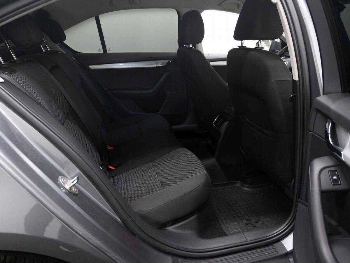 Б/У Шкода Октавия 2013 года. Фото: #11