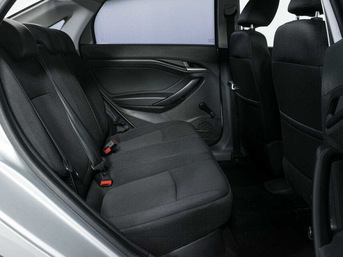 Б/У Лада (ВАЗ) Веста 2017 года. Фото: #10