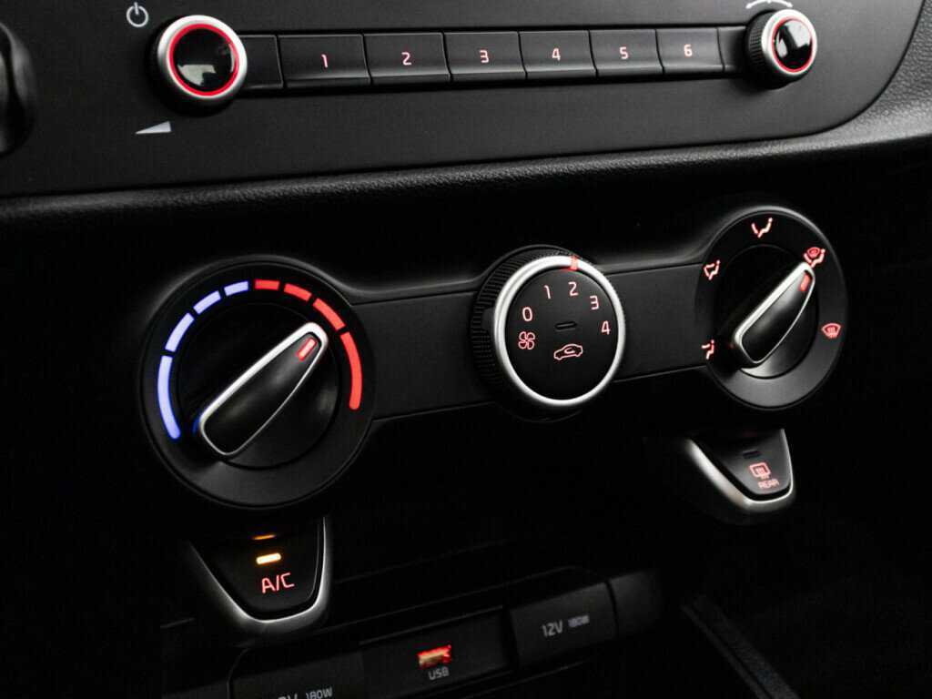 Б/У Киа Рио 2020 года. Фото: #15